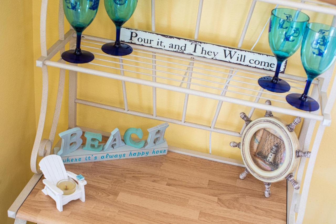 Relax At Our Beach Haven - Pet Friendly Galveston Eksteriør billede