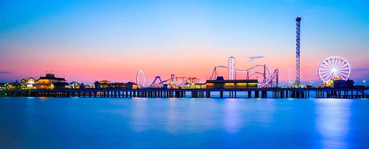 Relax At Our Beach Haven - Pet Friendly Galveston Eksteriør billede
