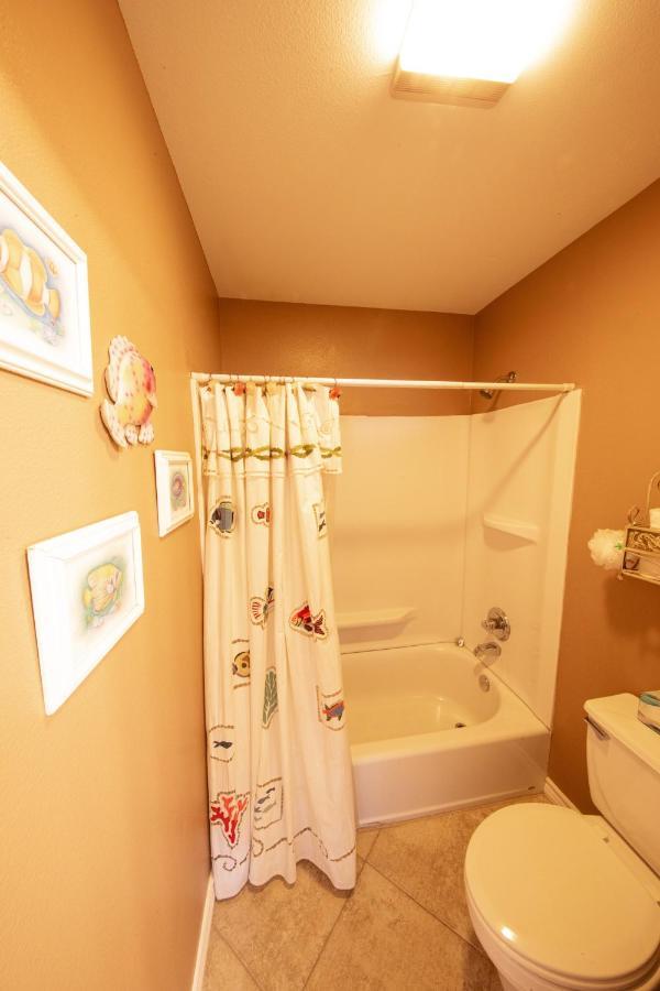 Relax At Our Beach Haven - Pet Friendly Galveston Eksteriør billede